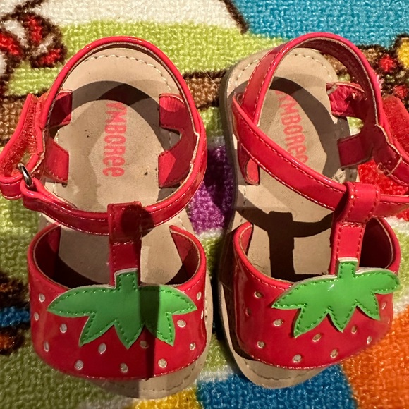 Gymboree girls 👧 strawberry 🍓 sandals - Picture 4 of 5